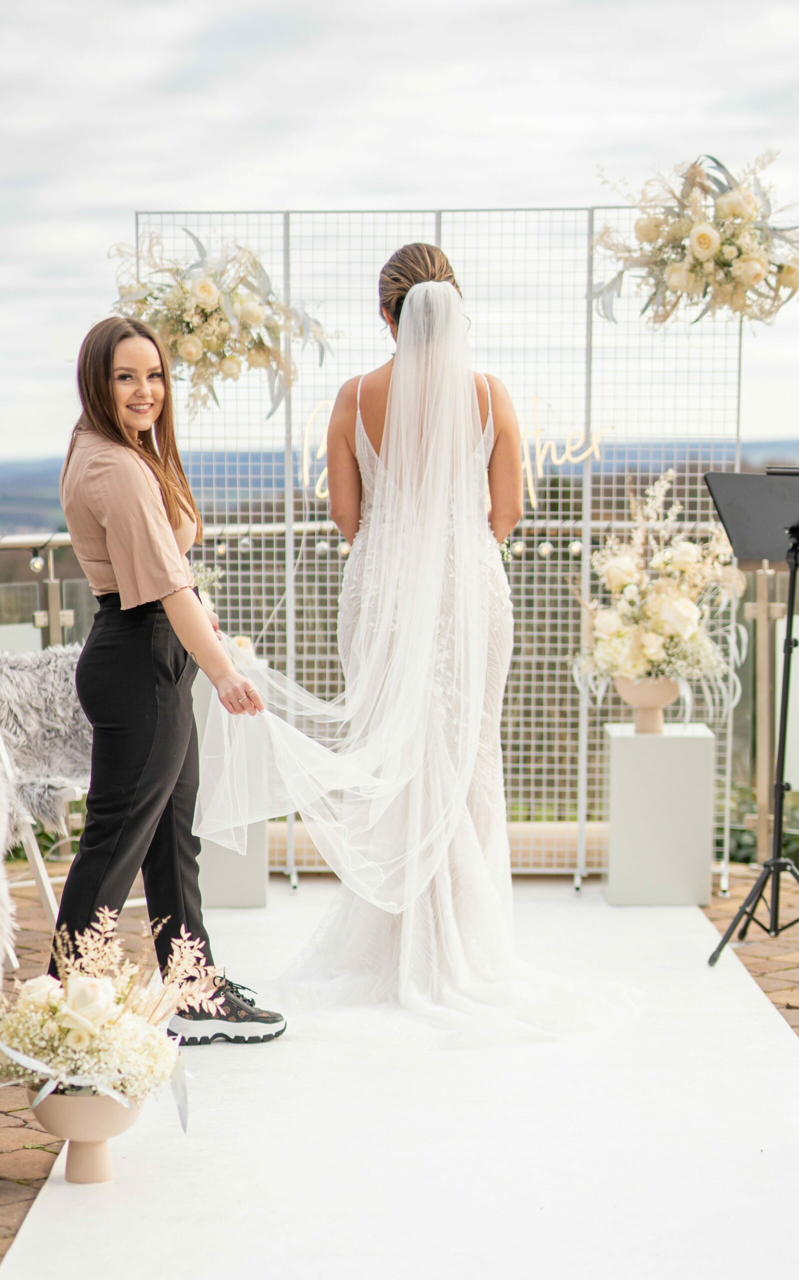 Hochzeitsplanerin auf einer hochzeit